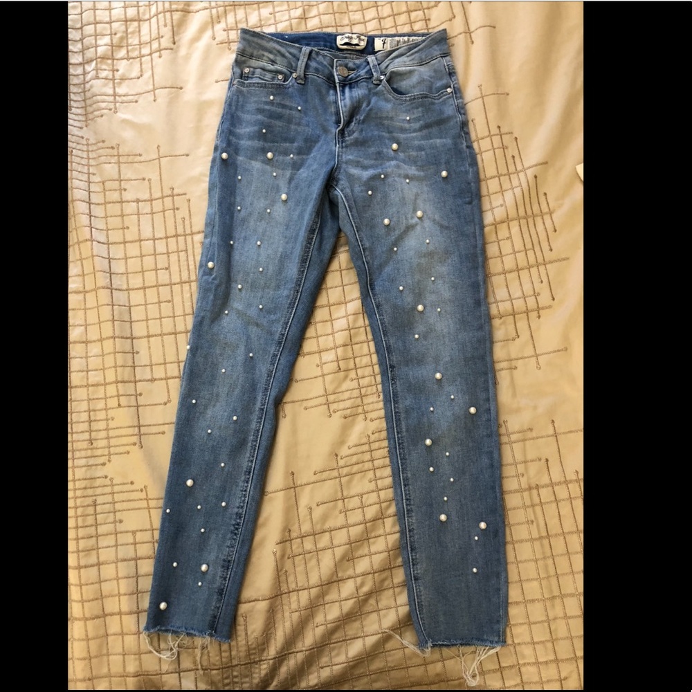 Embellished Ankle Pant